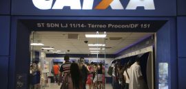 Agências da Caixa ampliam horário nesta sexta para saques do FGTS