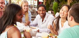 Dica Unimed de alimentos para consumir durante os passeios de verão