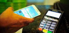 Celulares: Entenda o que são pagamentos por QR code e cashback